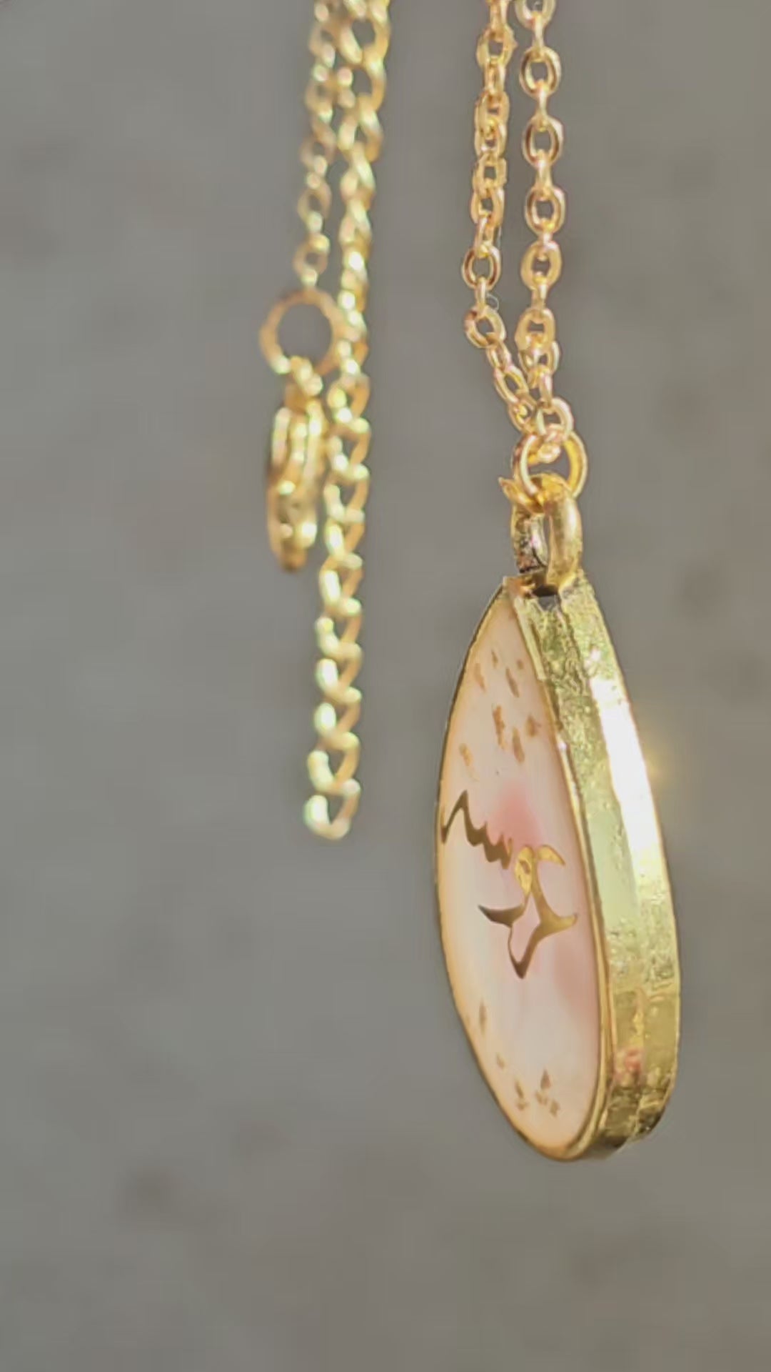 Personalized pendant with name